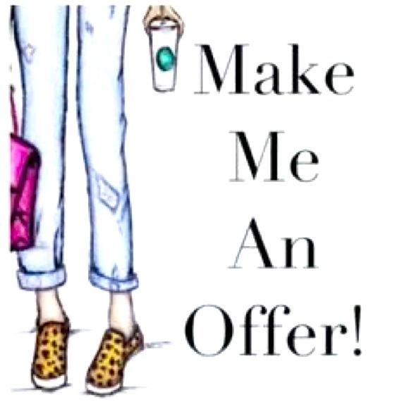 CHECK OUT MY CLOSET & MAKE ME AN OFFER! - Picture 1 of 1